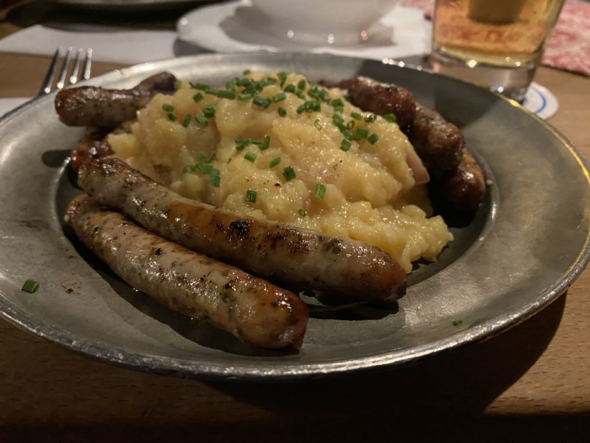 Жареные мюнхенские колбаски где самые вкусные Жареные мюнхенские колбаски где самые вкусные